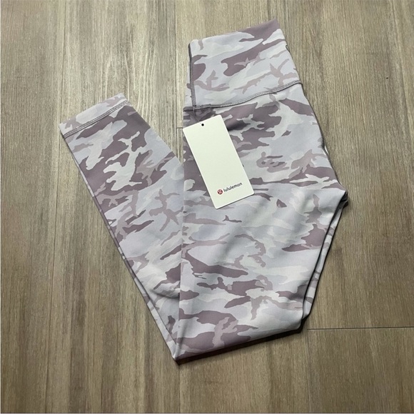 NWT Lululemon wunder under HR tight 25” *Jac - Picture 7 of 11